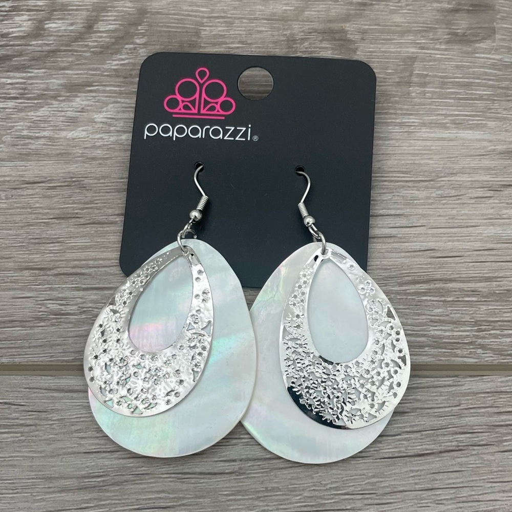 Bundle of Paparazzi Jewelry - Picture 2 of 7